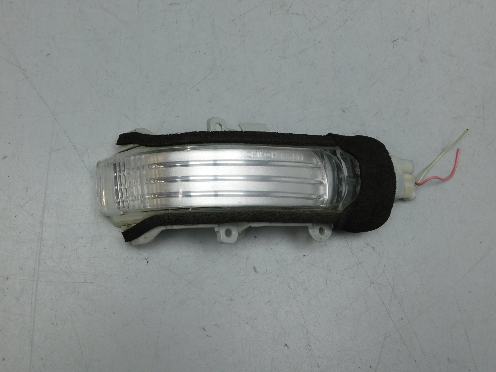 Повторитель указателя поворота Toyota Corolla E15 2006-2013