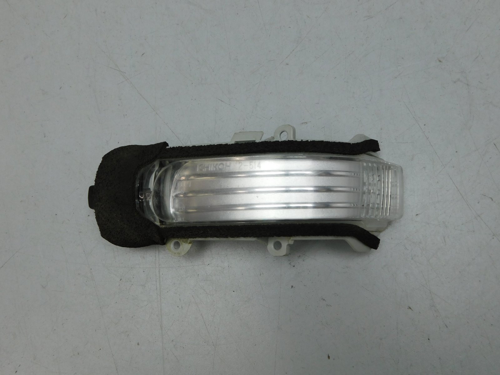 Повторитель указателя поворота Toyota Corolla E15 2006-2013