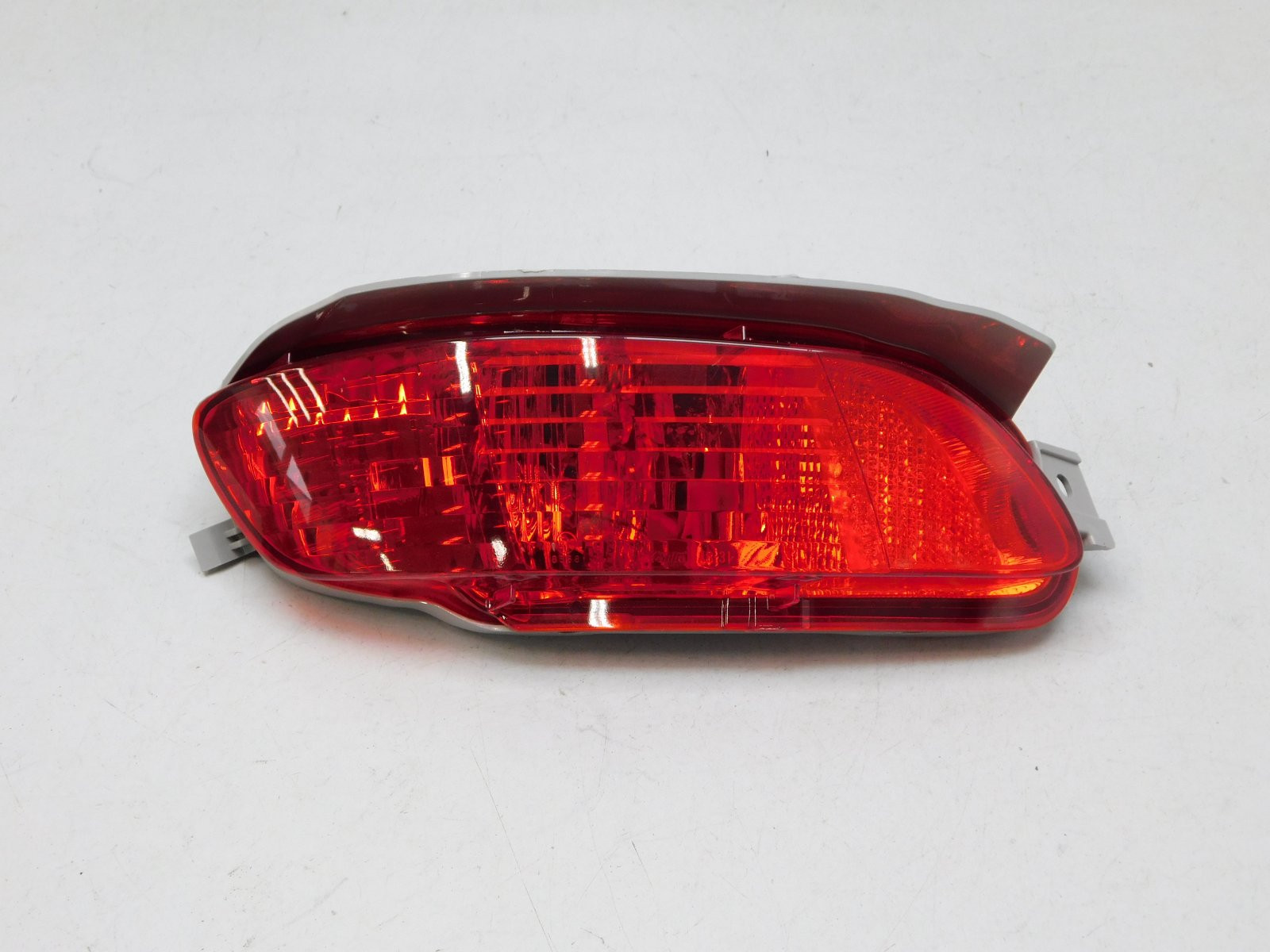 Фонарь задний в бампер левый Lexus RX 2003-2009