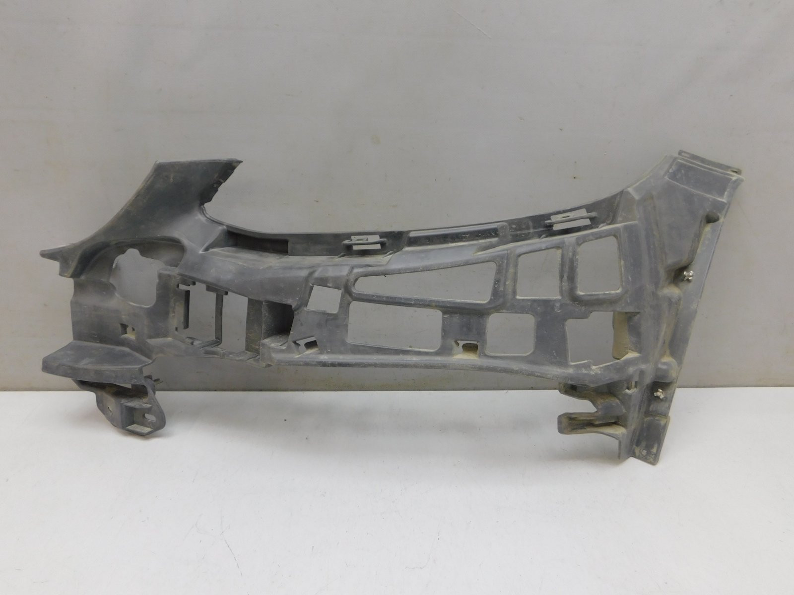 Кронштейн переднего бампера Mercedes-Benz C-Klasse W205 2013>