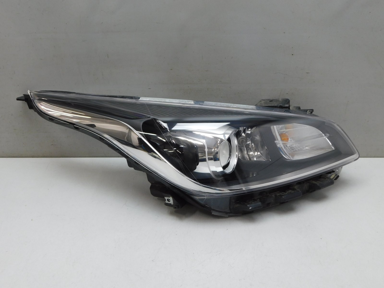 Фара правая Kia Rio 2017>