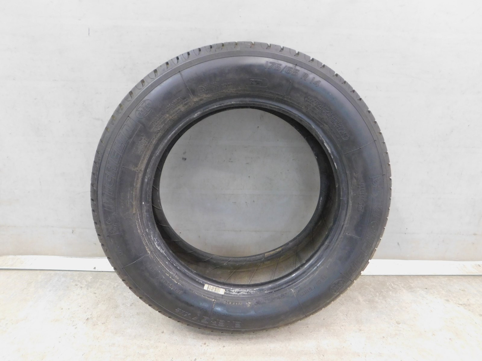 Шина VAZ Lada Granta 2011>