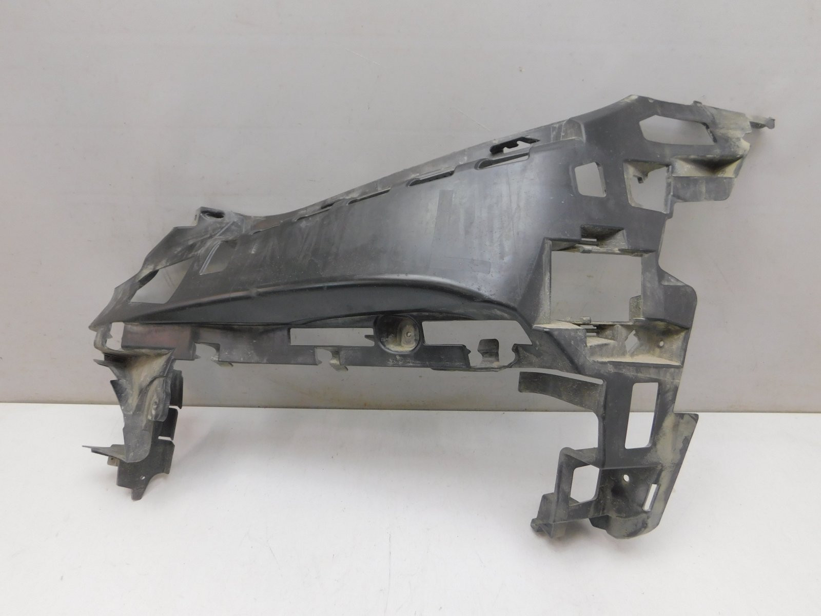 Кронштейн переднего бампера Mercedes-Benz E-Klasse W213 2016>