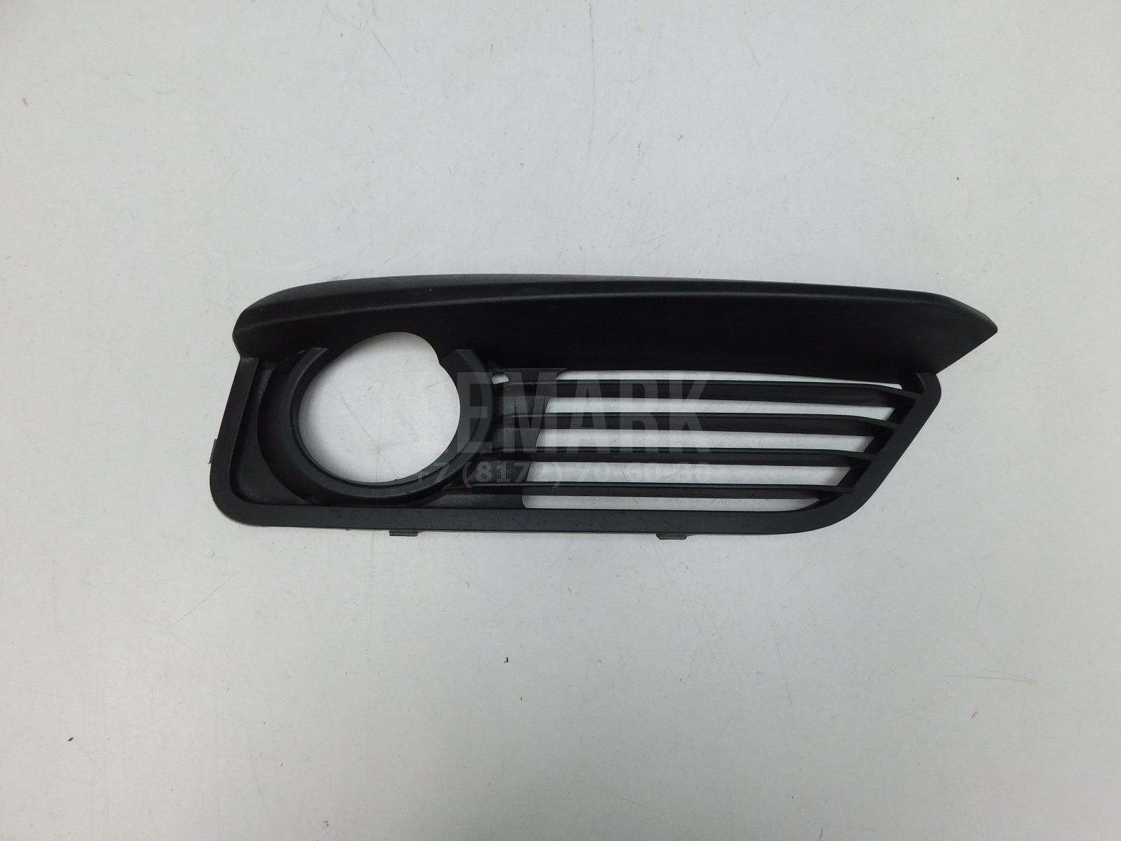 Решетка в бампер правая BMW 1-серия F20/F21 2011> 51117371670