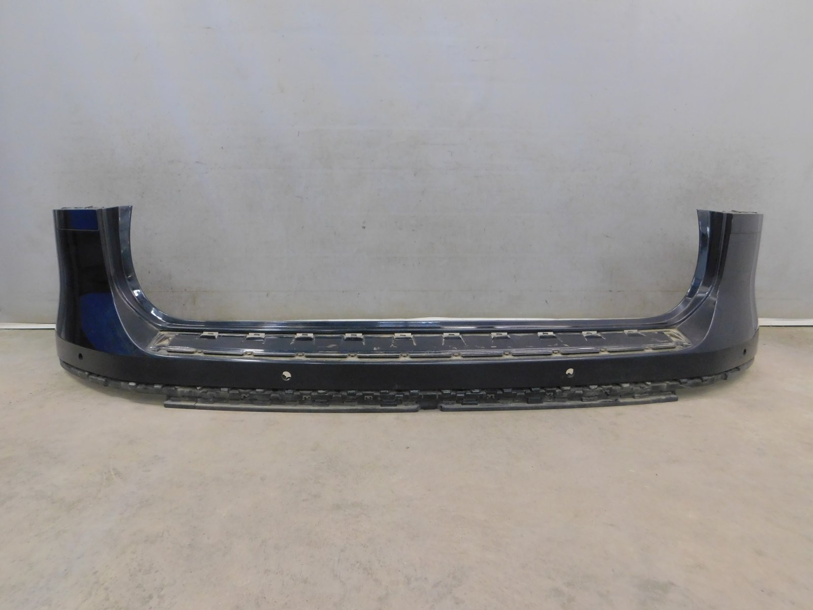 Бампер задний Volkswagen Touareg 2010>