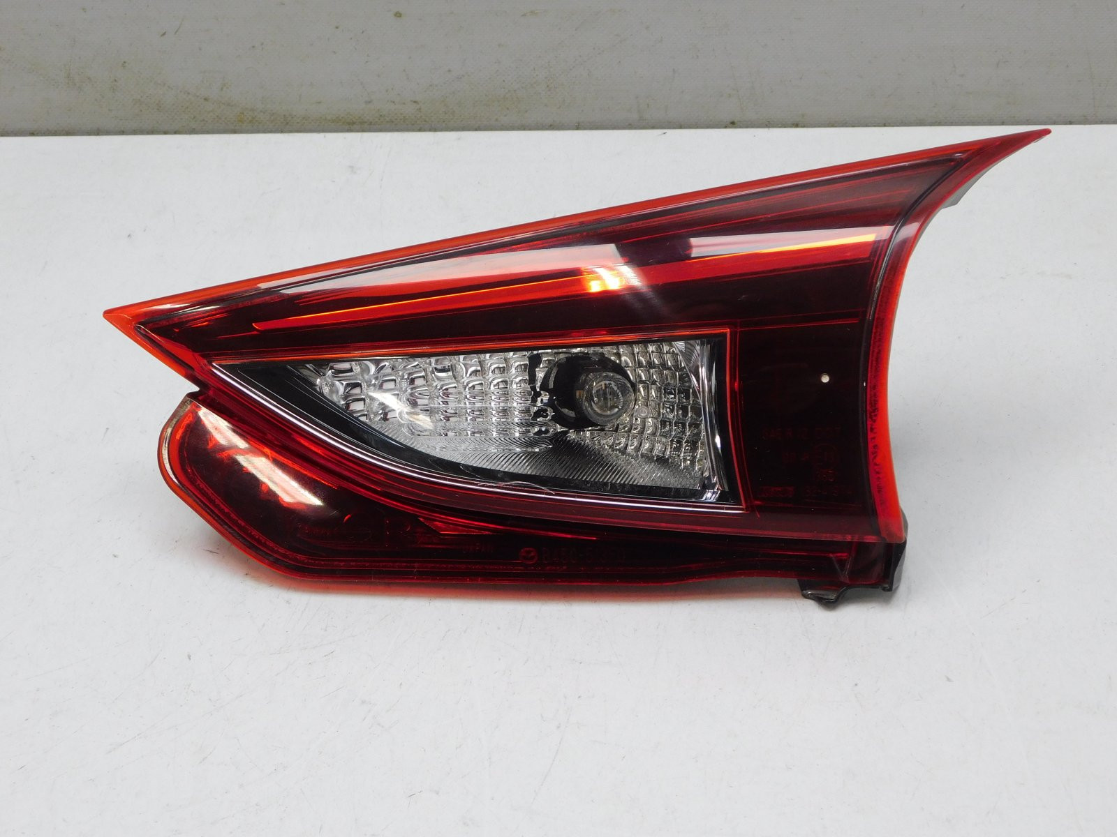 Фонарь задний внутренний правый Mazda 3 (BM) 2013-2019