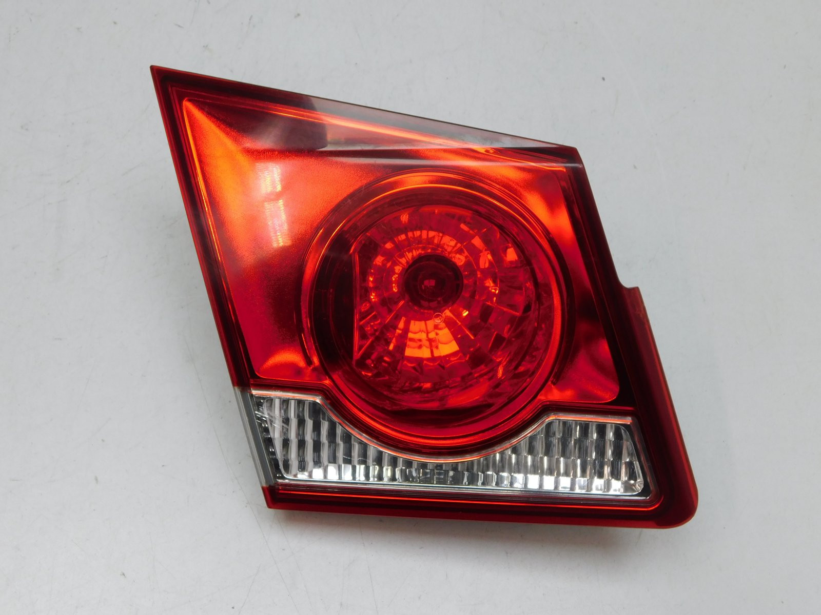 Фонарь задний внутренний левый Chevrolet Cruze 2009>