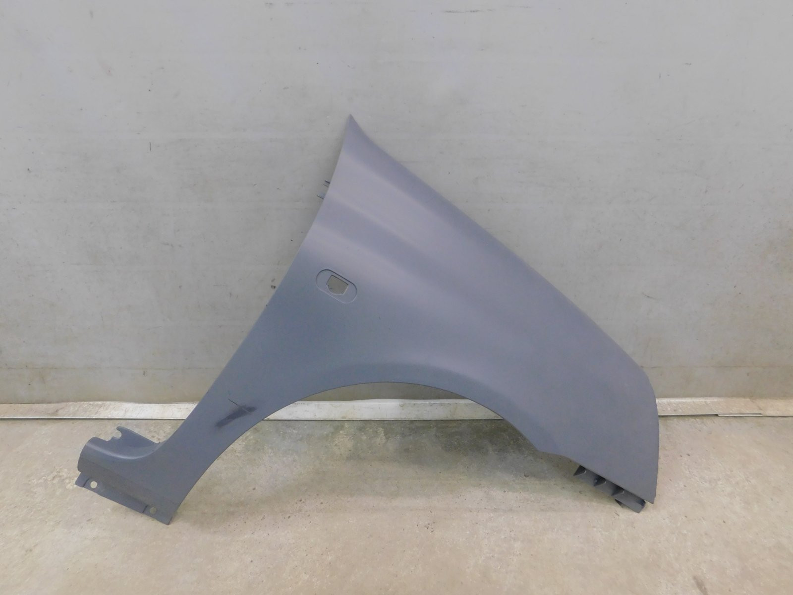 Крыло переднее правое Renault Clio/Symbol 1998>