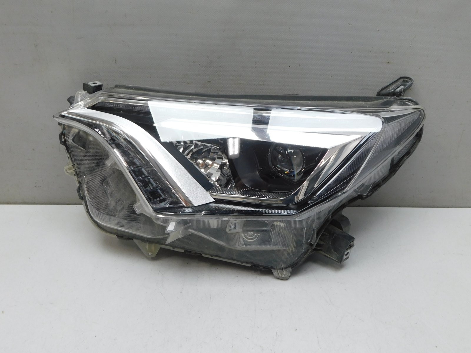 Фара левая Toyota RAV 4 2013-2019