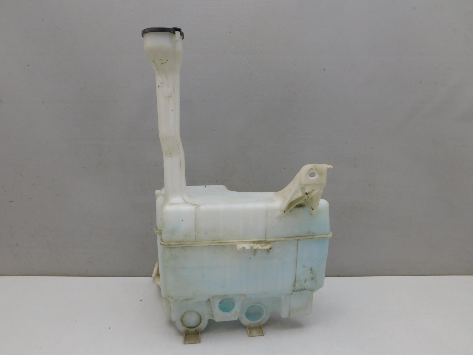 Бачок омывателя лобового стекла Lexus ES 2012-2018