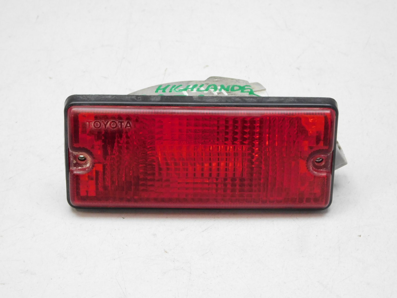 Фонарь задний в бампер левый Toyota Highlander II 2007-2013