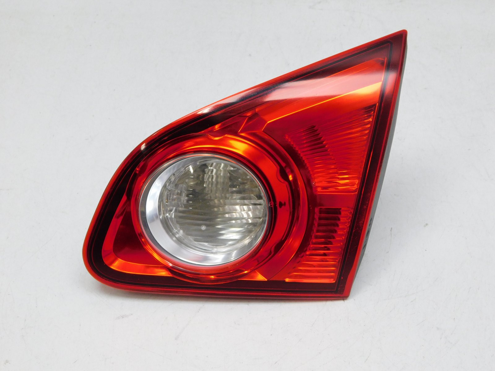 Фонарь задний внутренний правый Nissan Qashqai 2006-2014