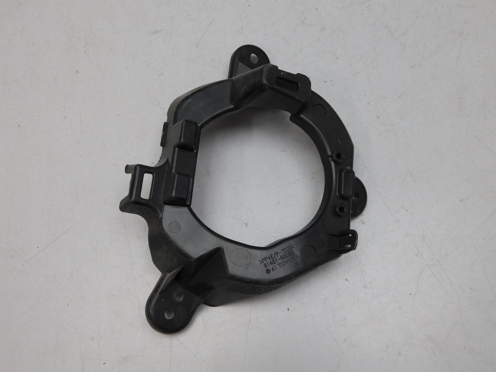 Кронштейн фары противотуманной п Toyota Land Cruiser (200) 2008>