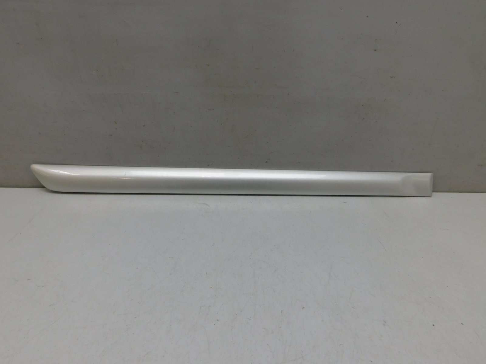 Молдинг двери задней правой Toyota Corolla E12 2001-2006