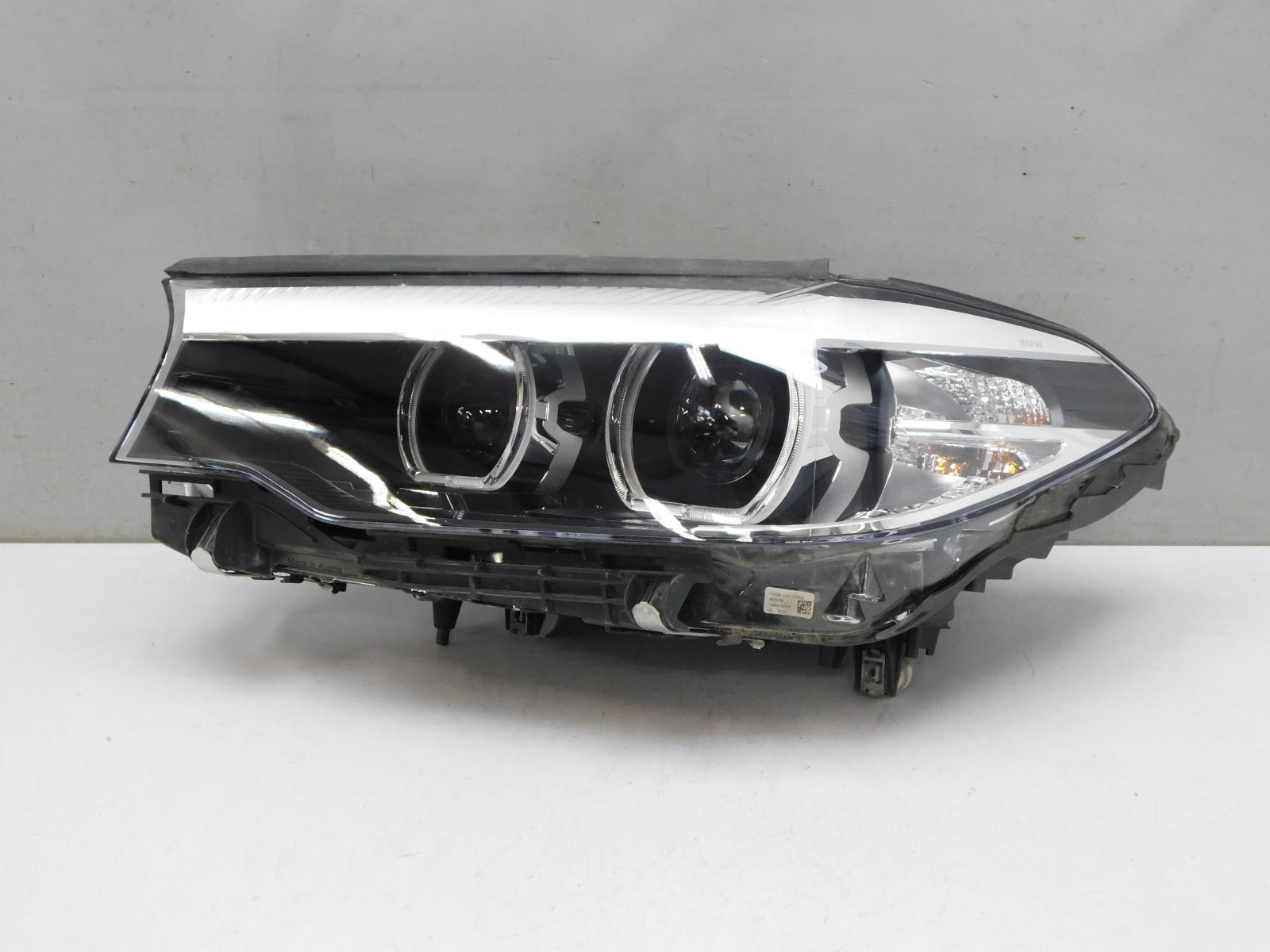 Фара левая BMW 5-серия G30 2016>