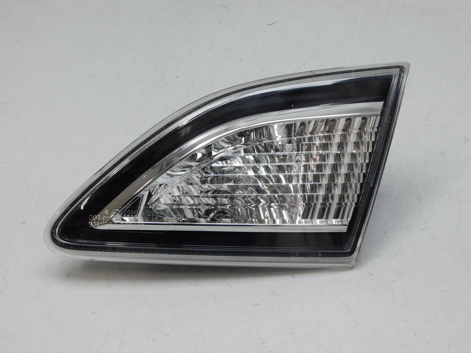Фонарь задний внутренний правый Mazda 3 (BL) 2008-2013 BBM4513F0F