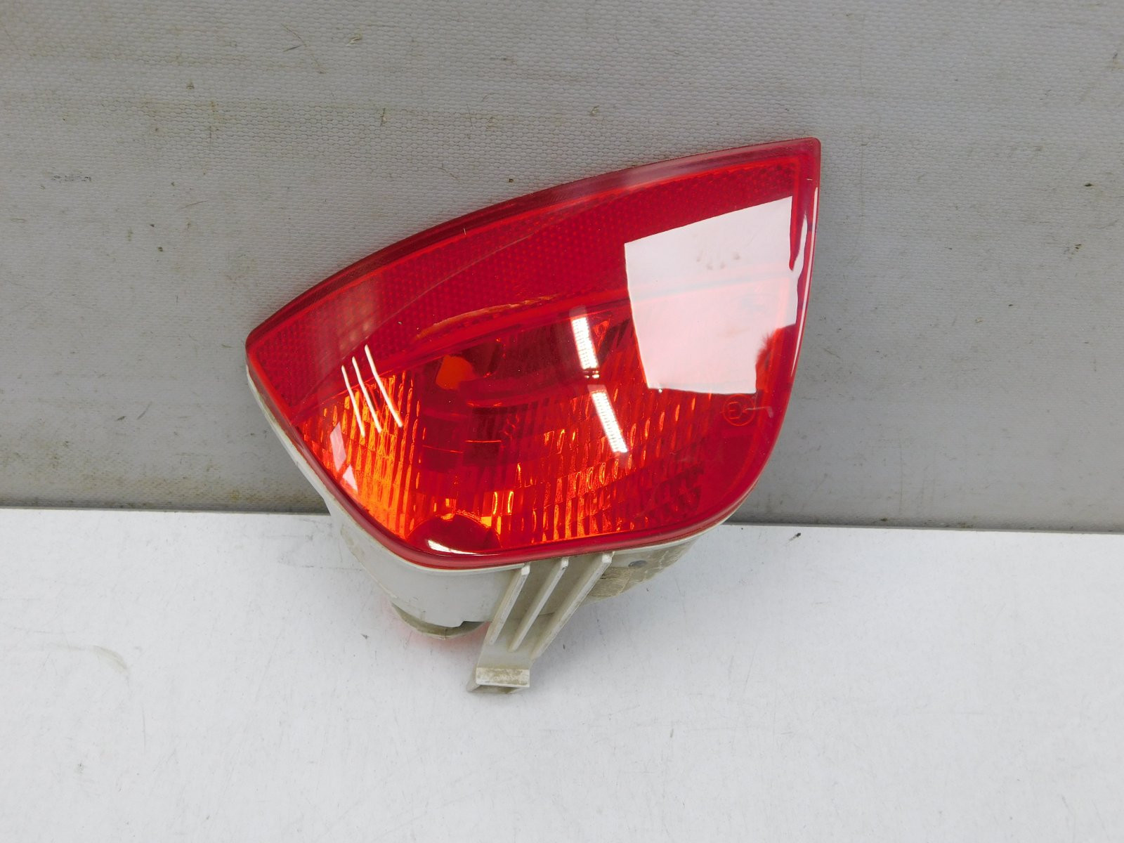 Фонарь задний в бампер левый Ford Focus II 2005-2008