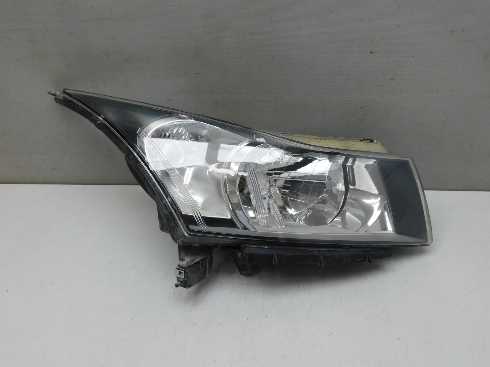 Фара правая Chevrolet Cruze 2009>