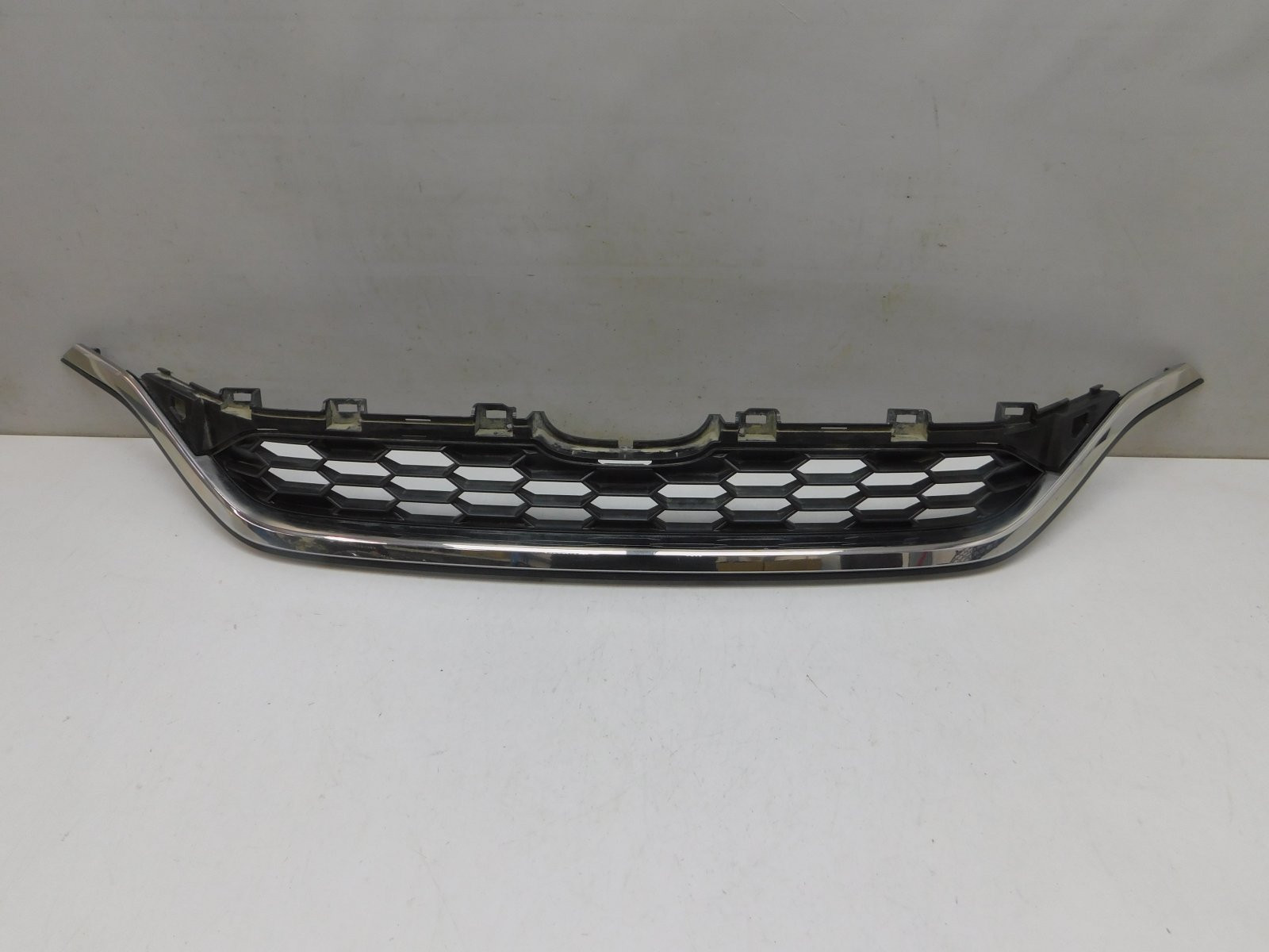 Решетка радиатора Honda CR-V 2012-2017