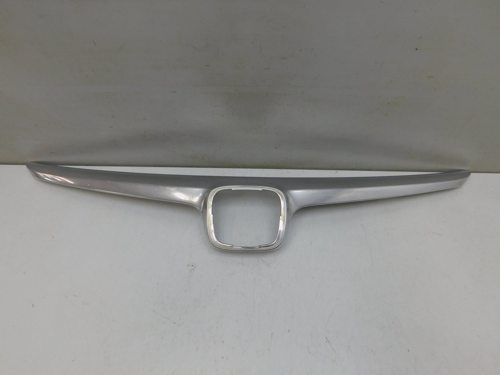 Накладка на решетку радиатора Honda Civic 4D 2006-2012