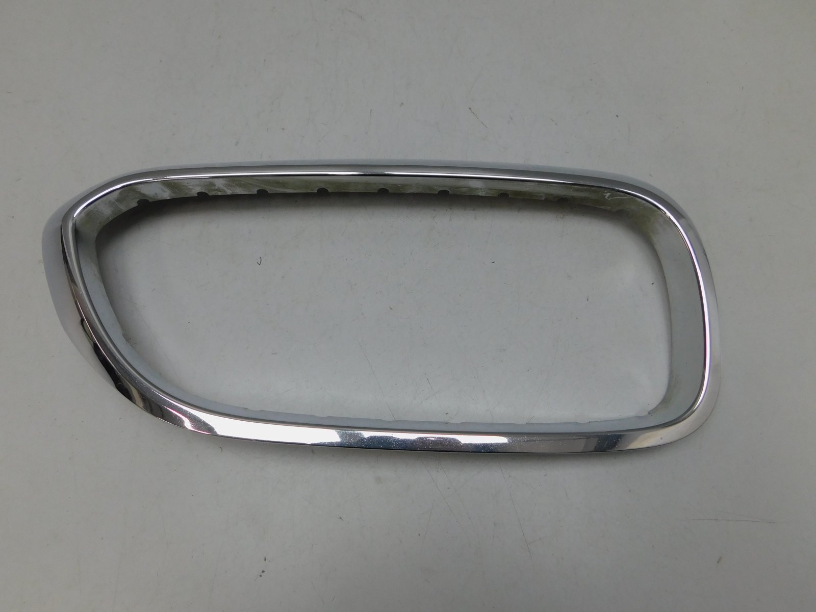 Молдинг решетки радиатора BMW 5-серия G30 2016>