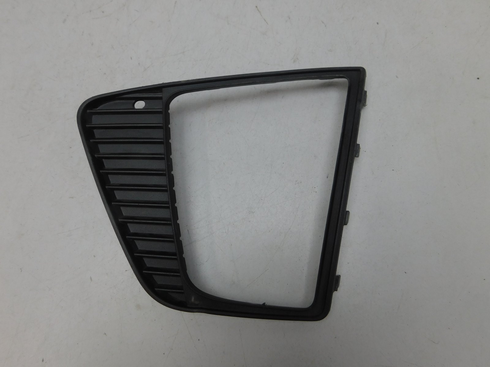 Решетка в бампер левая Hyundai Creta 2016>