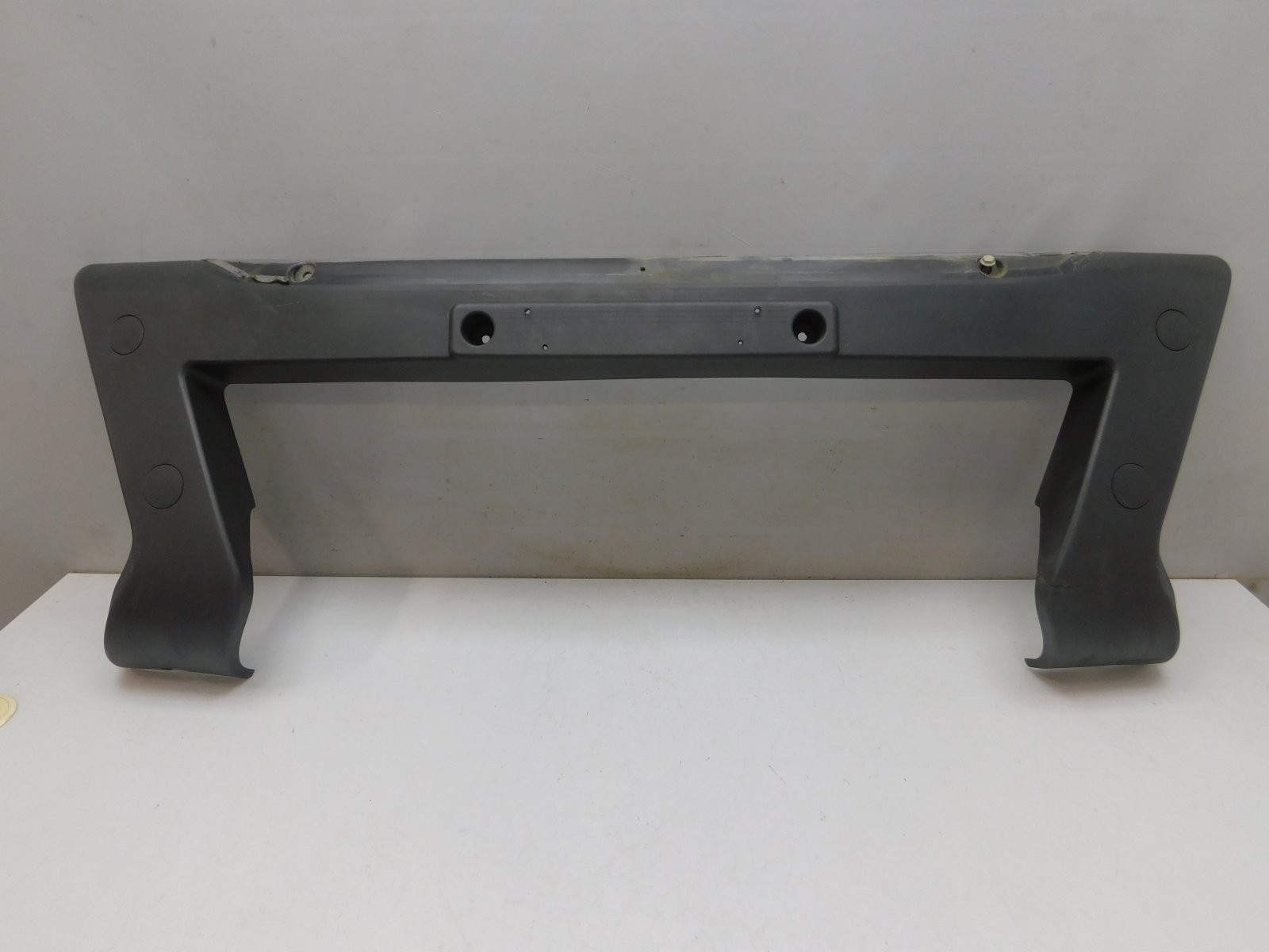 Накладка переднего бампера Toyota Hilux 2015>