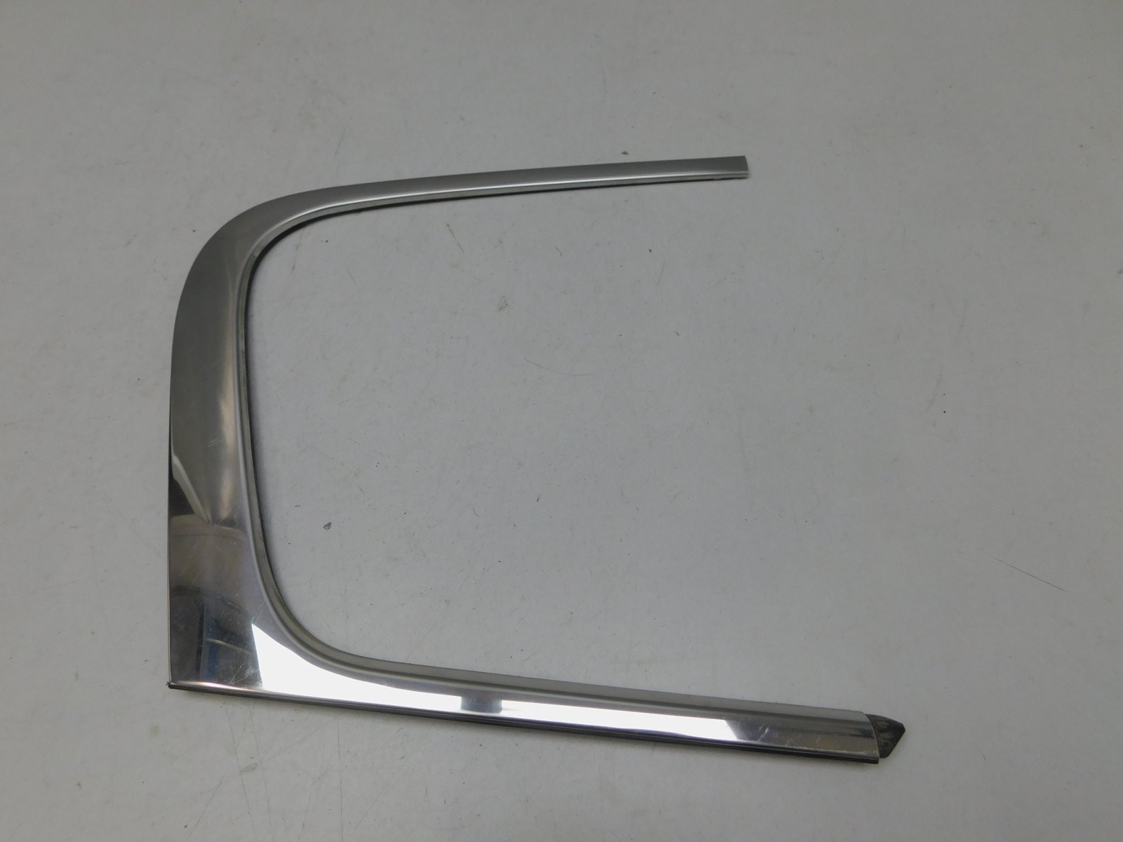 Накладка стекла заднего правого Kia Sportage 2015>