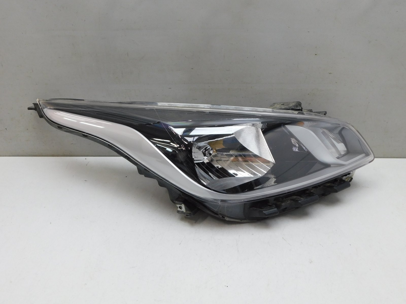 Фара правая Kia Rio 2017>