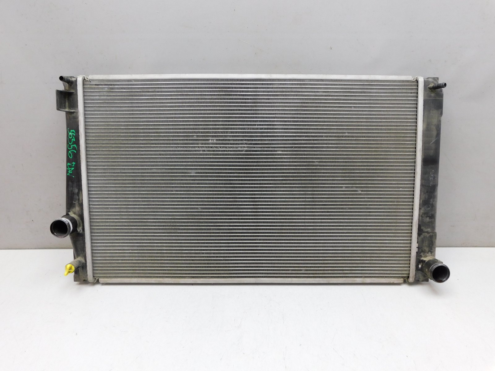 Радиатор охлаждения Toyota RAV 4 2013-2019