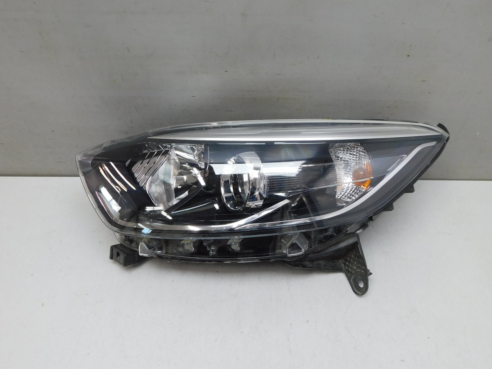 Фара левая Renault Kaptur 2016>