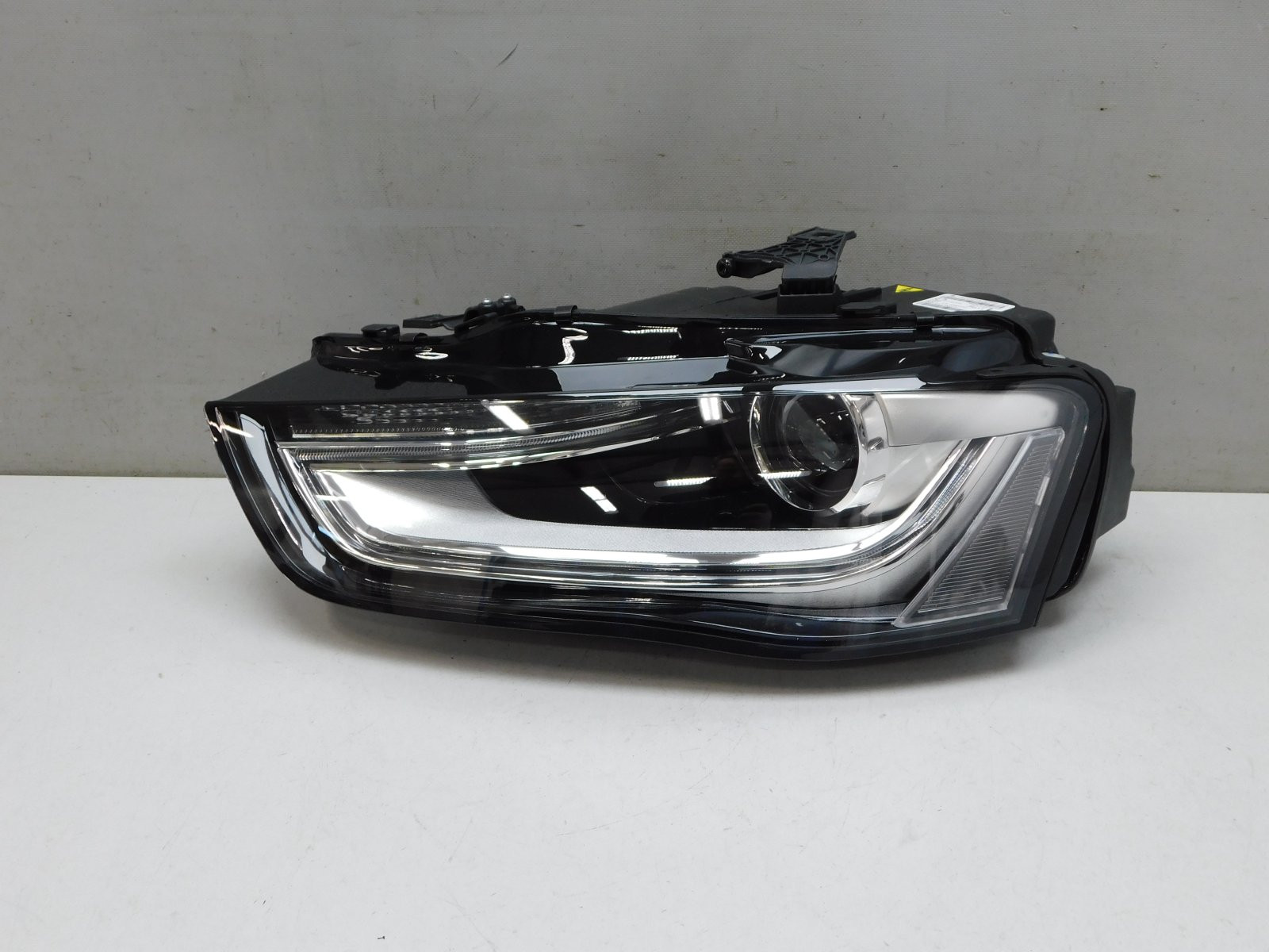 Фара левая Audi A4 [B8] 2007-2015
