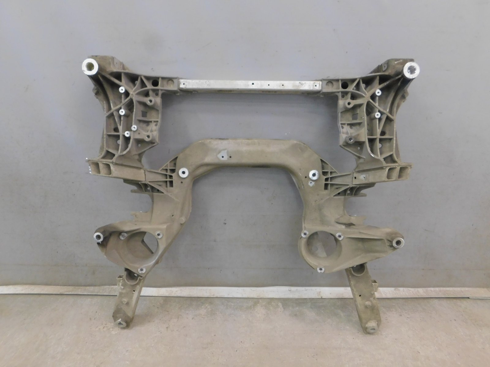 Балка подмоторная BMW 5-серия F10/F11 2009>