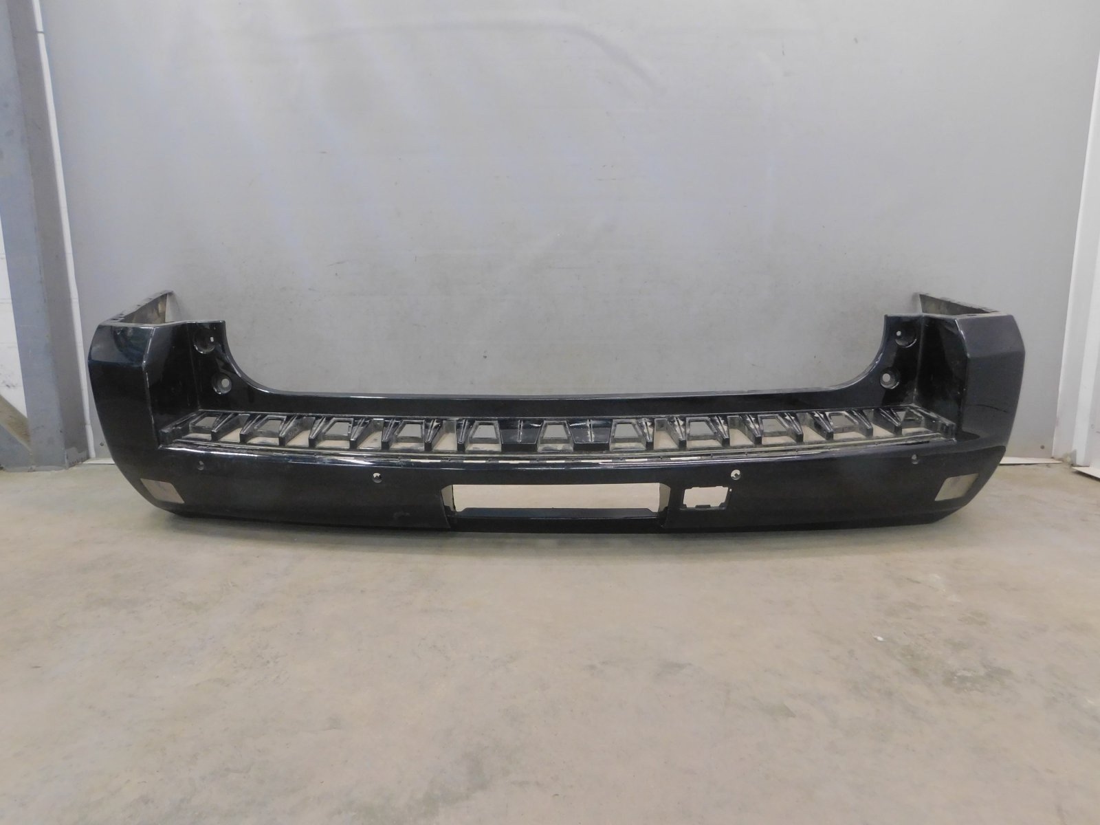 Бампер задний Chevrolet Tahoe 2015>