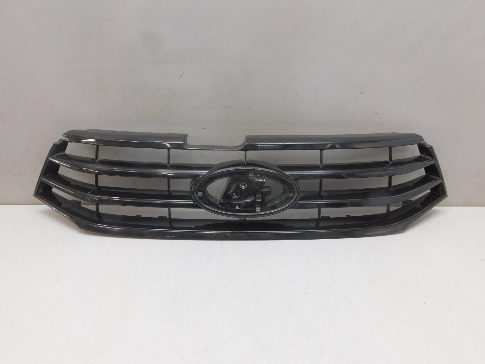 Решетка радиатора VAZ Vesta 2015>