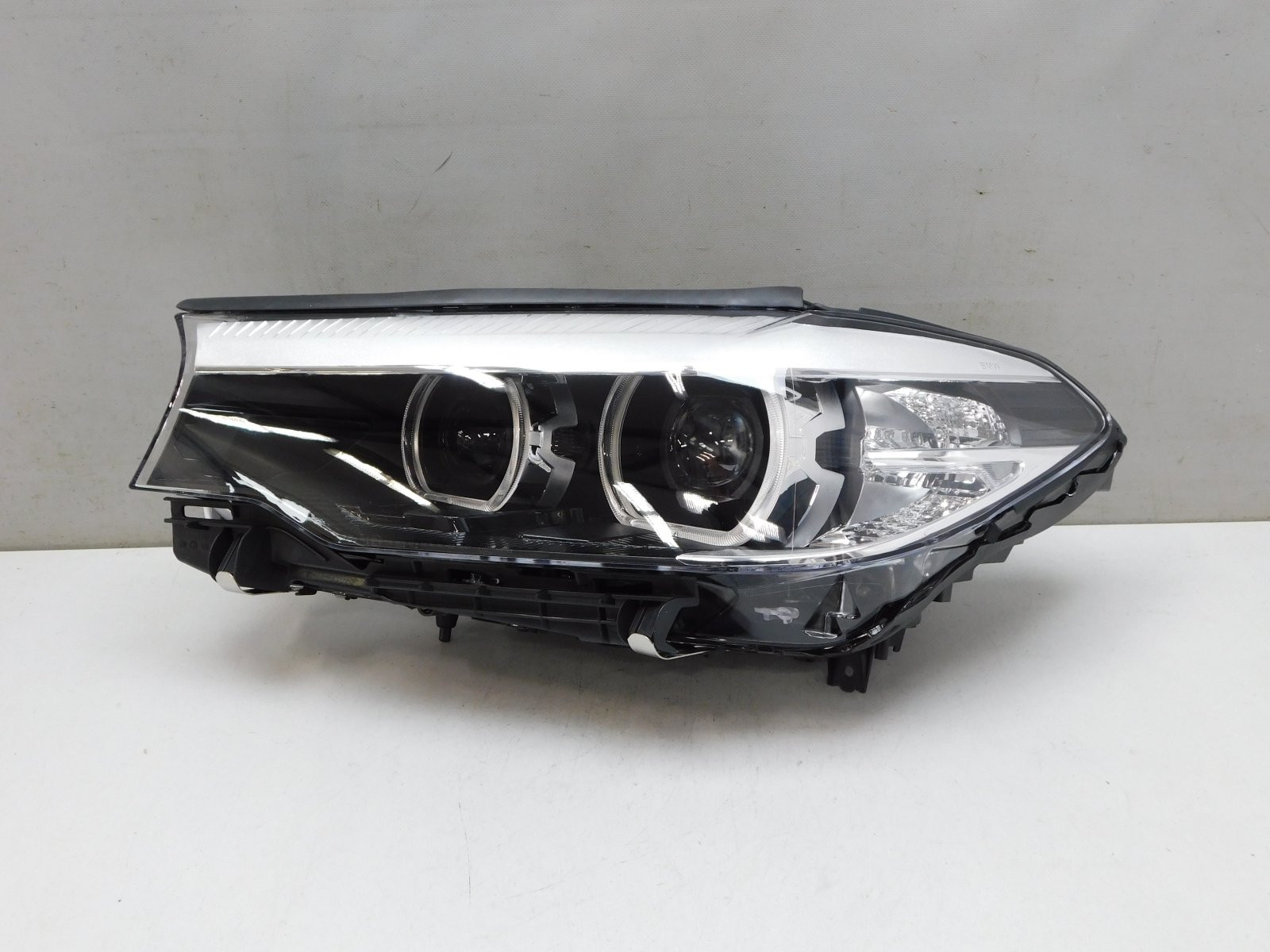 Фара левая BMW 5-серия G30 2016>