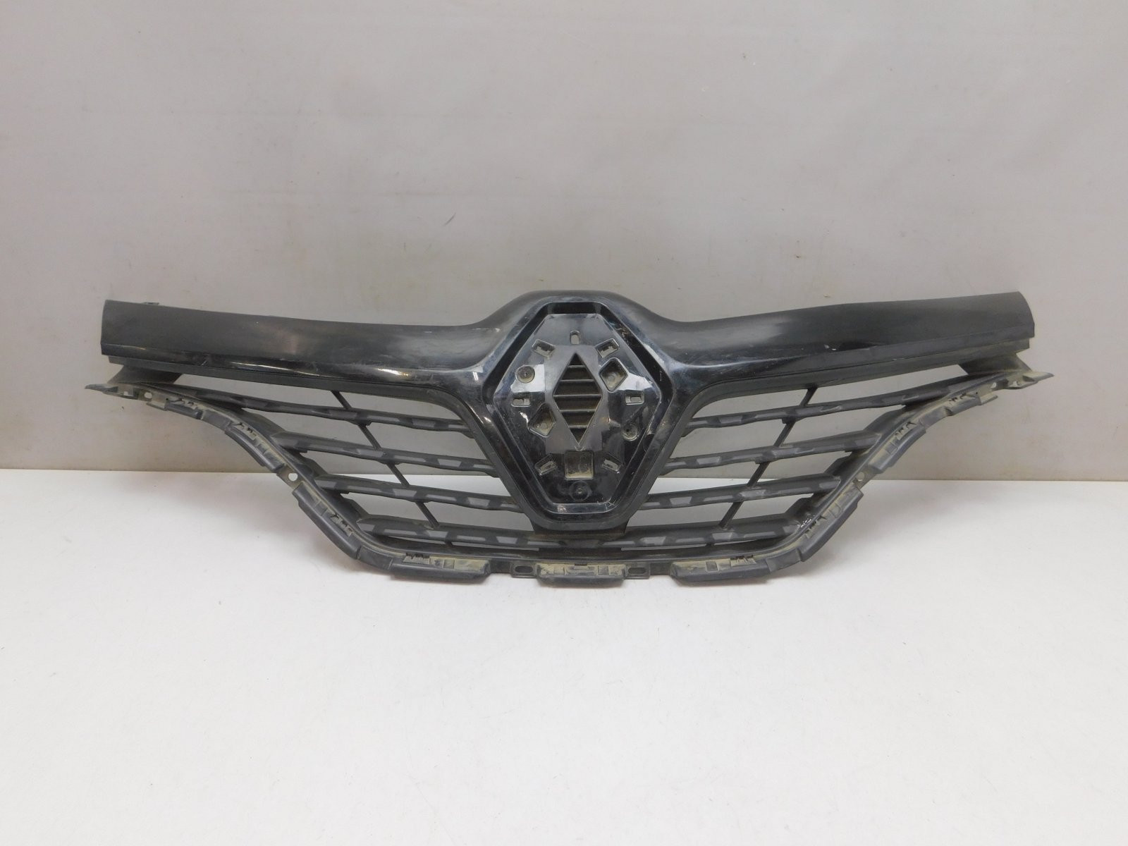 Решетка радиатора Renault Kaptur 2016>