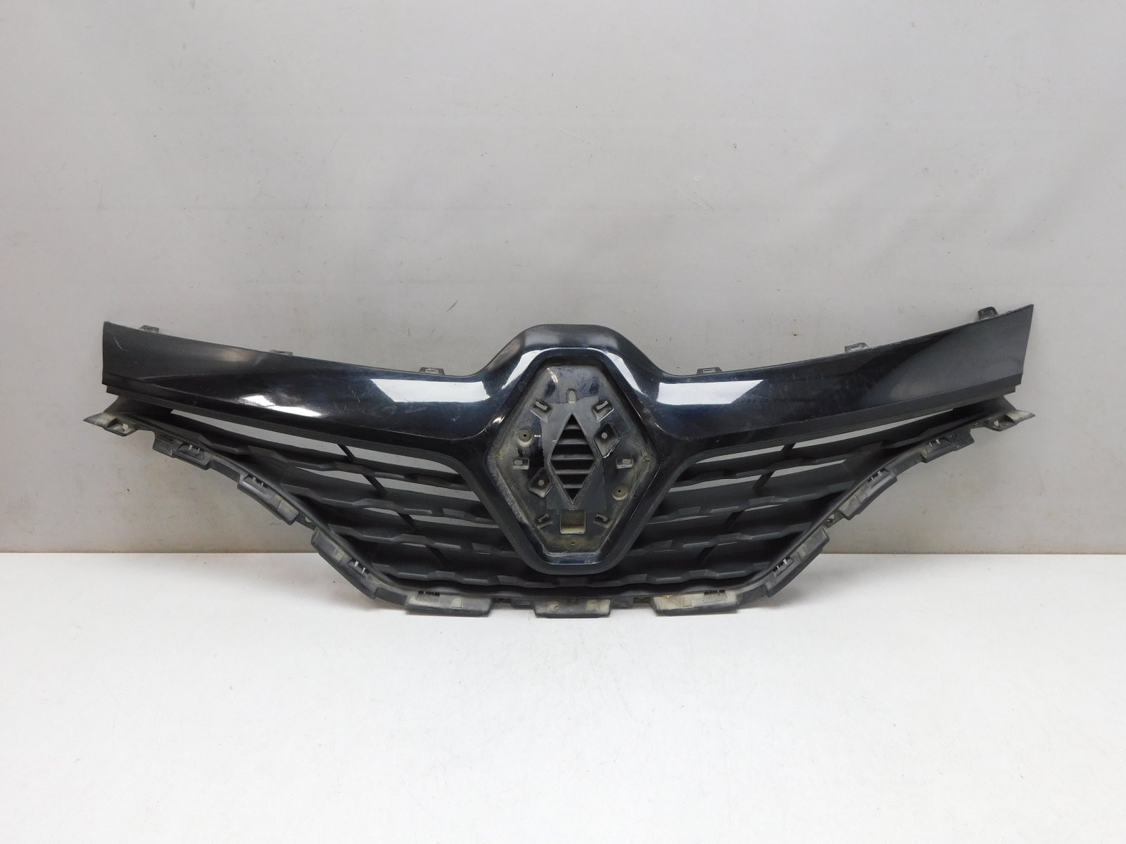 Решетка радиатора Renault Kaptur 2016>