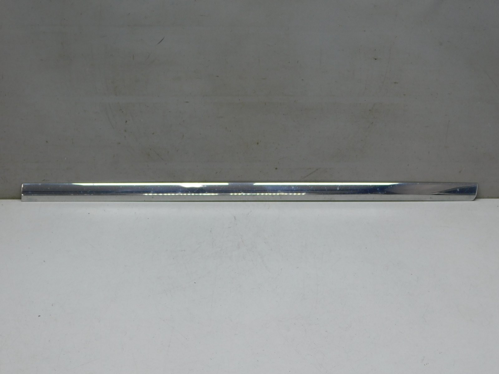 Молдинг двери передней правой Volkswagen Transporter T6 2016>