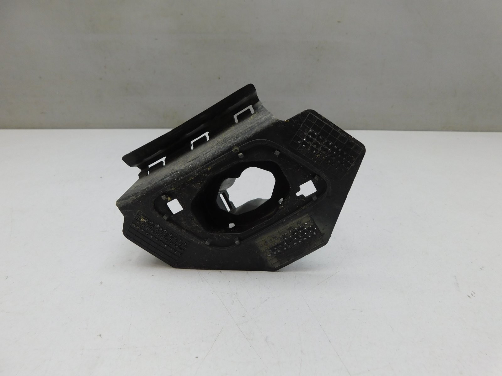 Кронштейн форсунки омывателя фар Volkswagen Tiguan 2007-2017