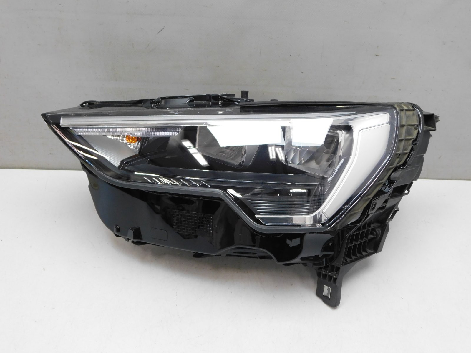 Фара левая Audi Q3 2018>