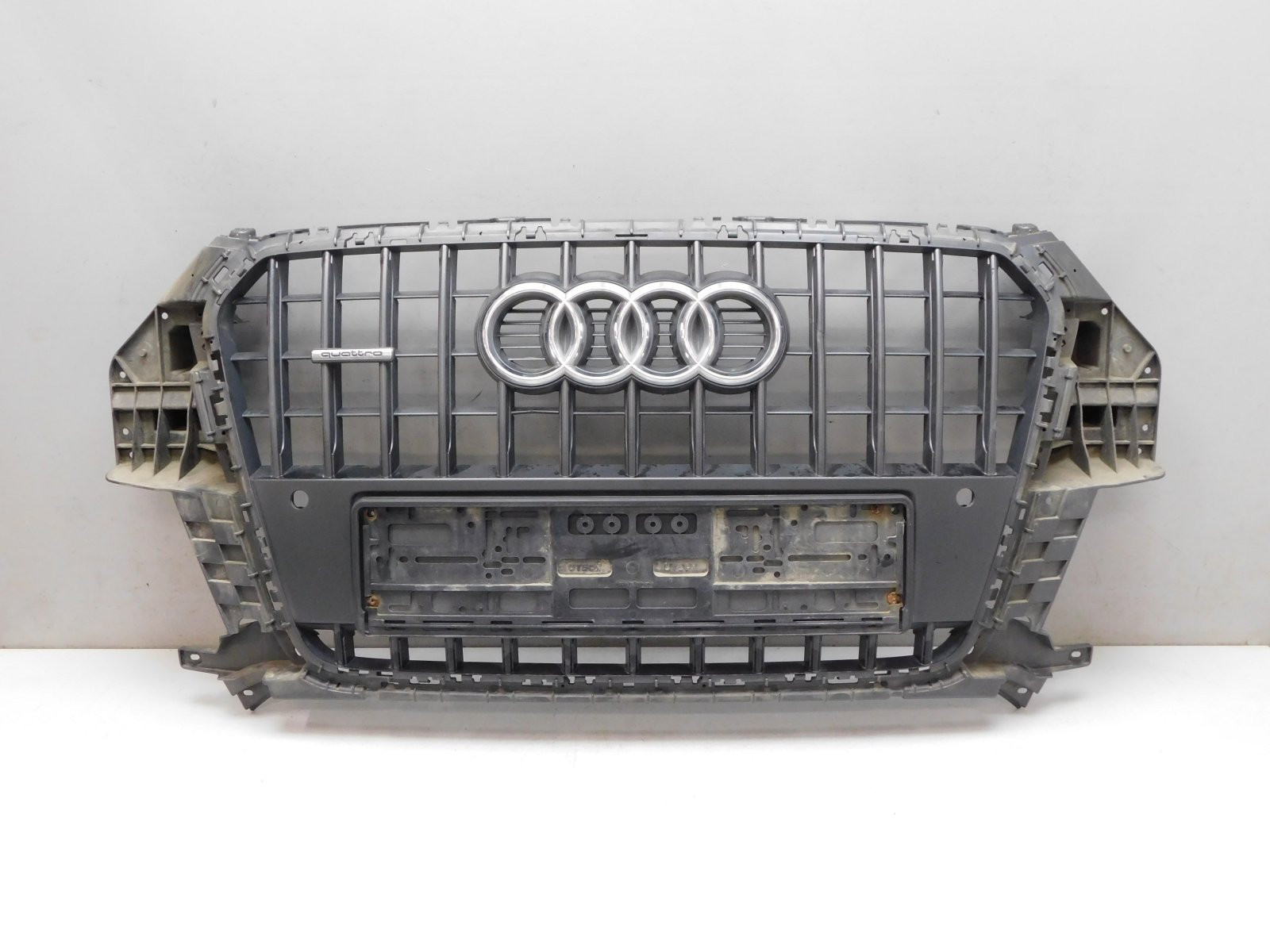 Решетка радиатора Audi Q3 2012-2018