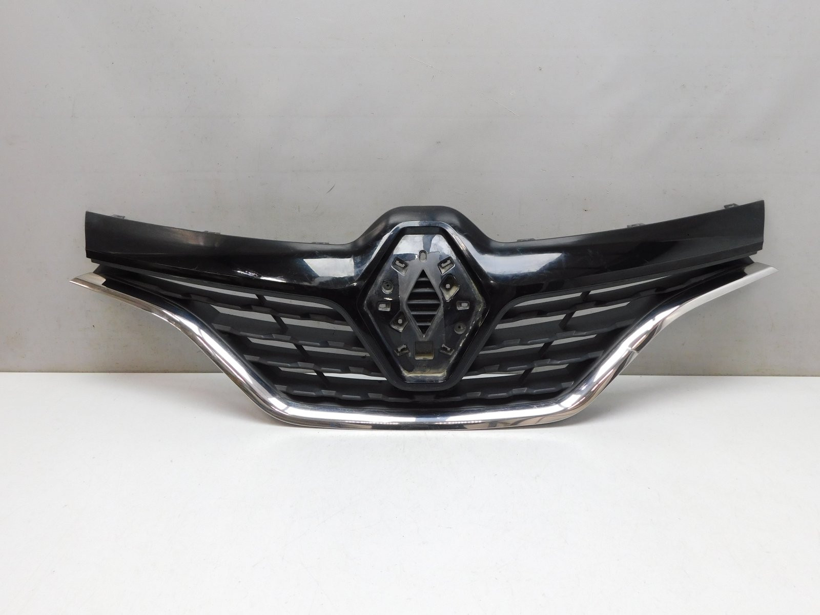 Решетка радиатора Renault Kaptur 2016>