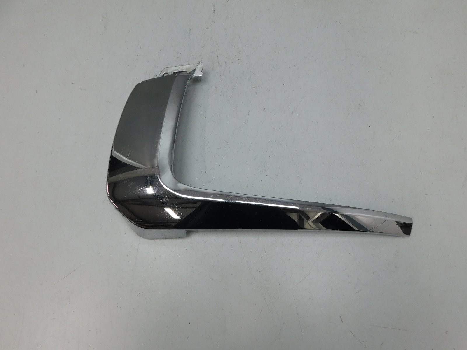 Накладка переднего бампера Mitsubishi Outlander 2012>