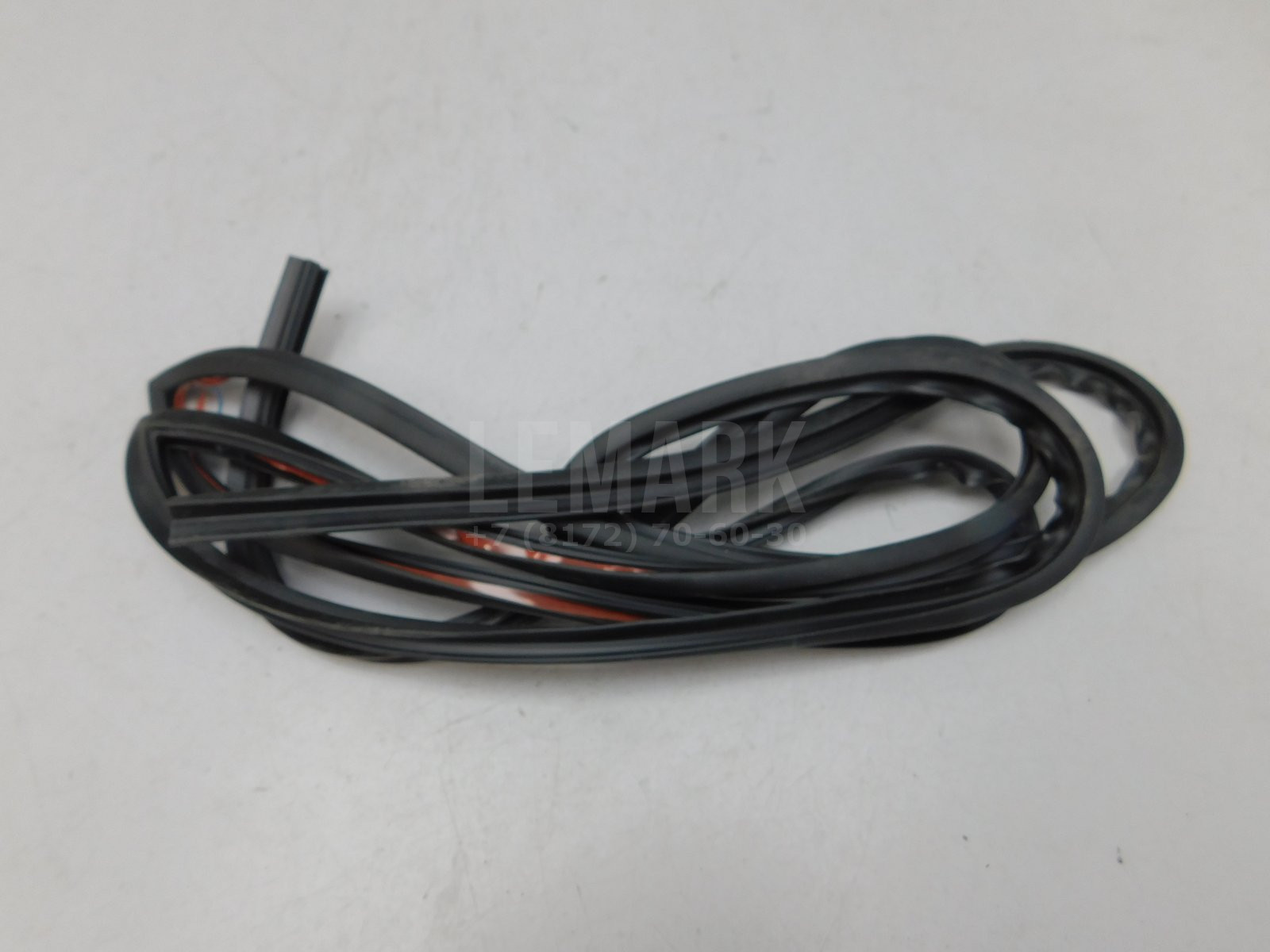 Молдинг лобового стекла Mazda 3 (BL) 2008-2013 BBM450601