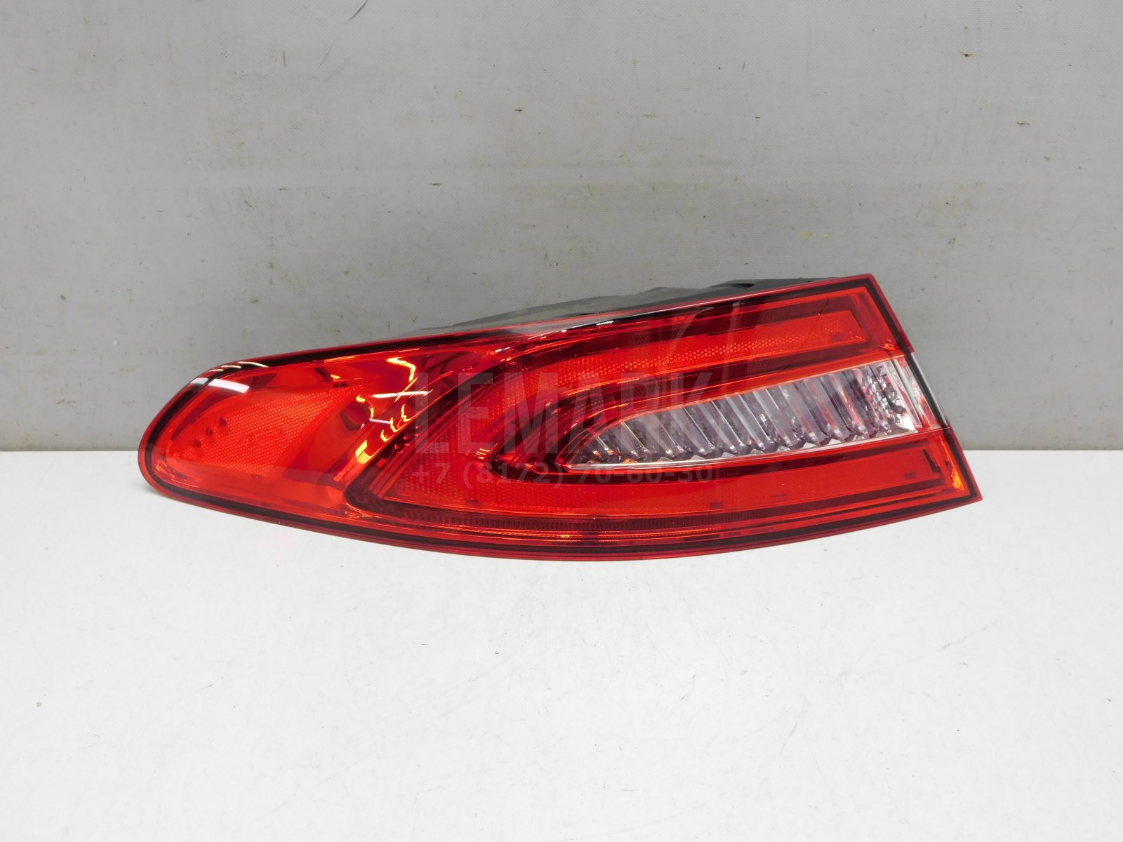Фонарь задний наружный левый Jaguar XF 2007-2015 CX2313405AD