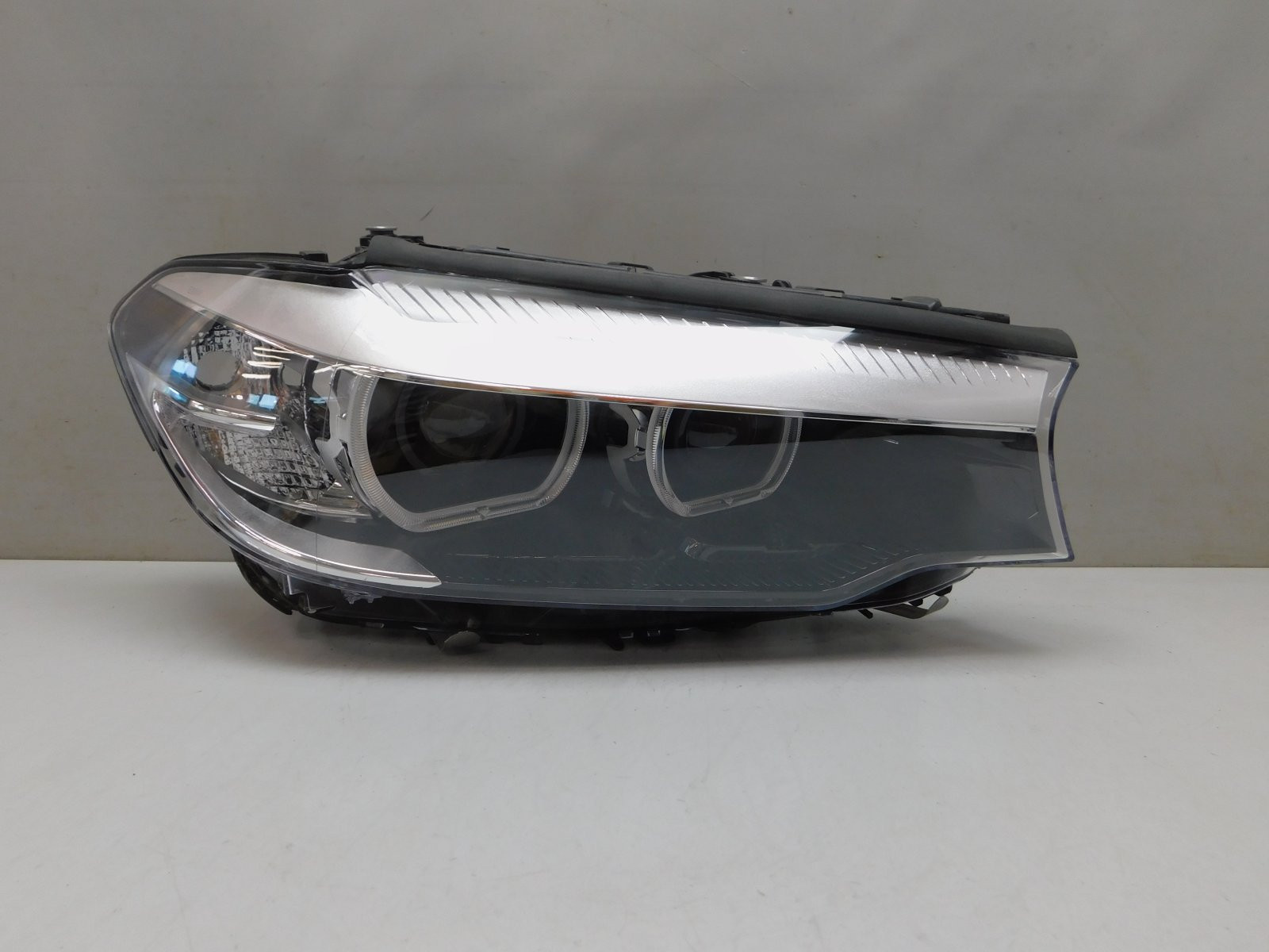 Фара правая BMW 5-серия G30 2016>