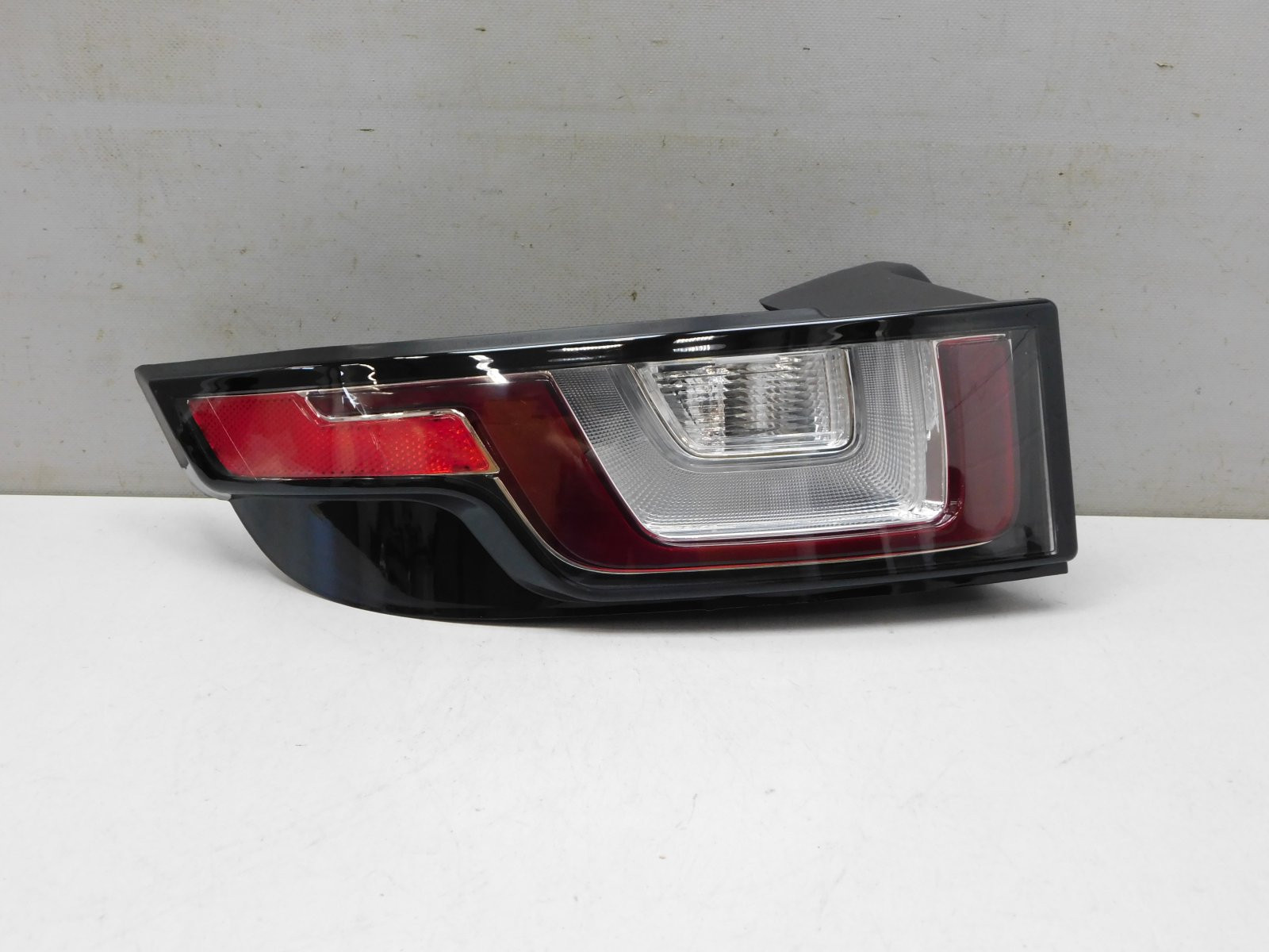 Фонарь задний левый Land Rover Range Rover Evoque 2011-2019