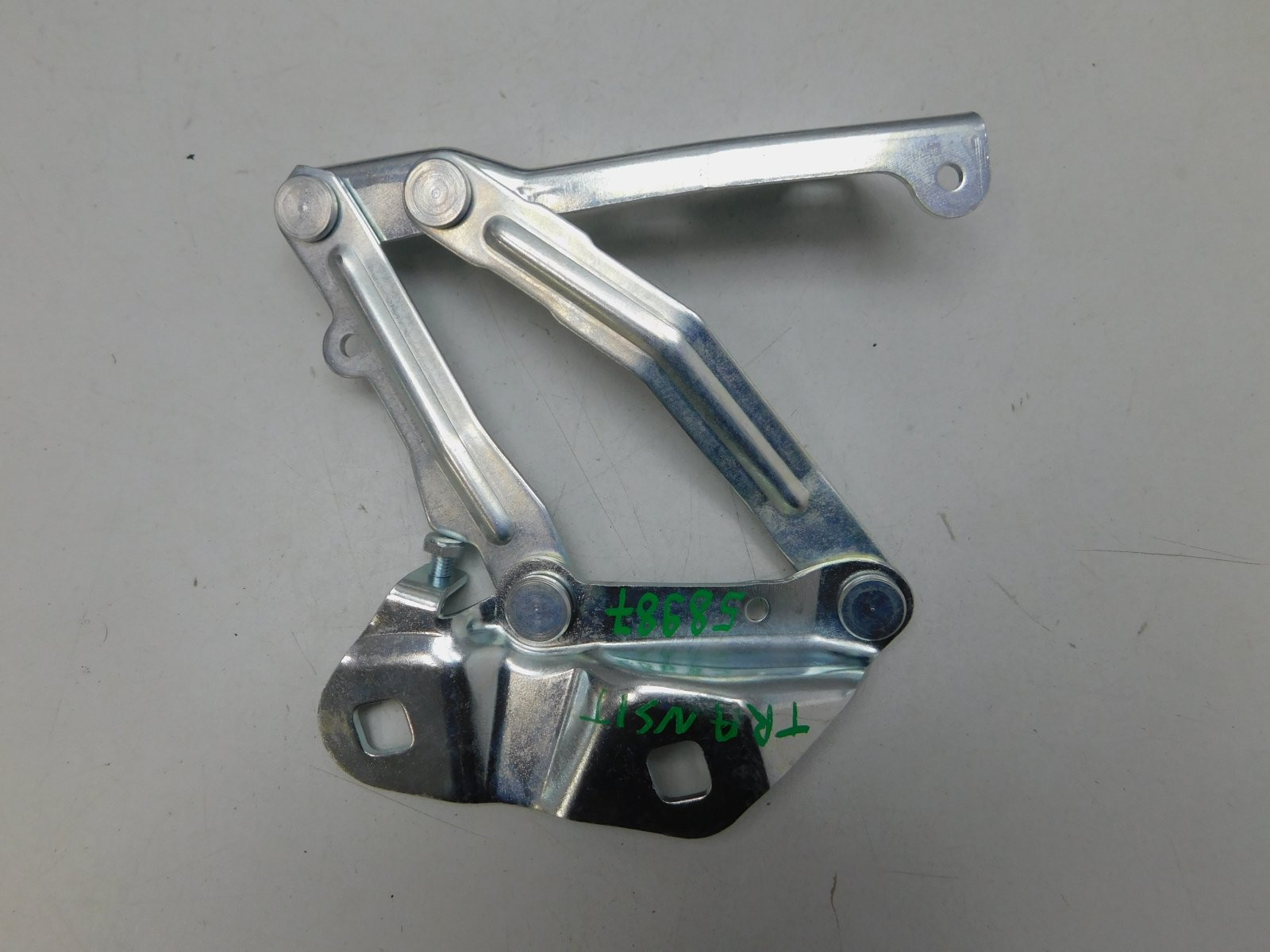 Петля капота правая Ford Transit 2014>