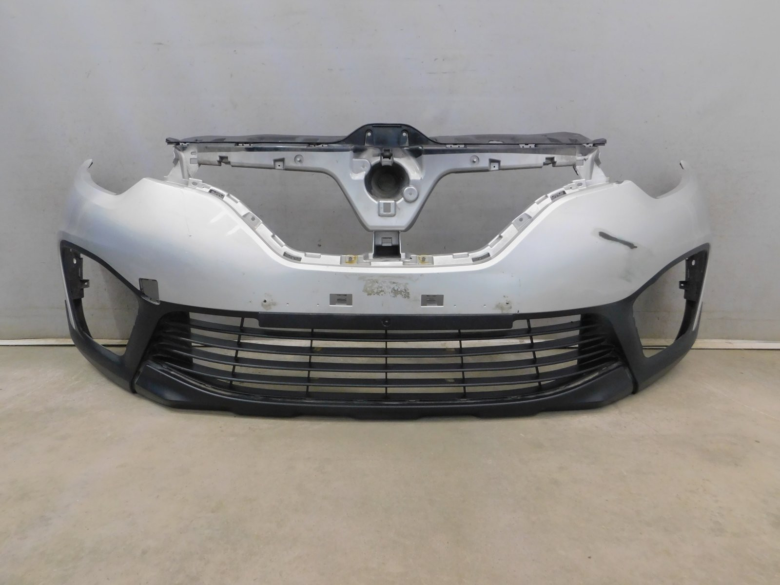 Бампер передний Renault Kaptur 2016>